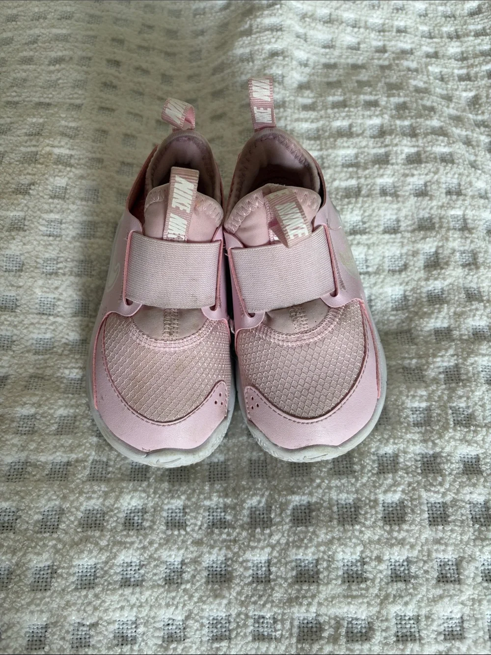 Nike Kids Pink Elastic Strap Sneakers